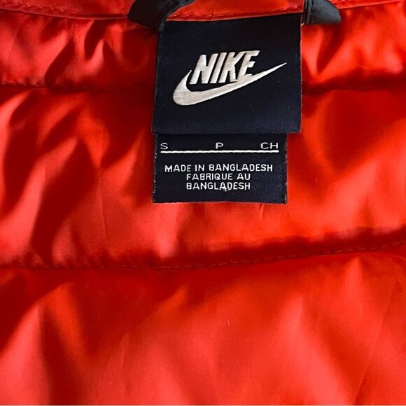 Nike Black Red Puffer Vest Small - Picture 4 of 8